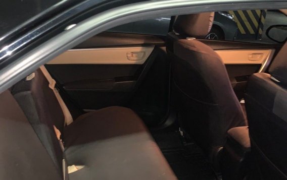 White Toyota Corolla altis 2018 for sale in Automatic-6
