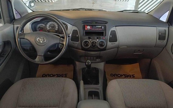 Silver Toyota Innova 2005 for sale in Manual-5