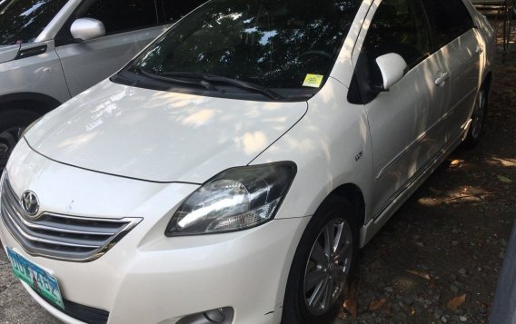 Sell Pearl White 2013 Toyota Vios in Quezon City-5