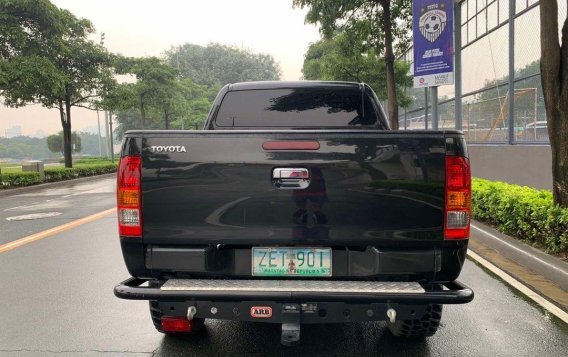 Sell White 2006 Toyota Hilux in Pasig-2
