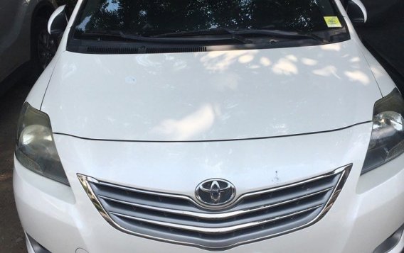 Sell Pearl White 2013 Toyota Vios in Quezon City-6