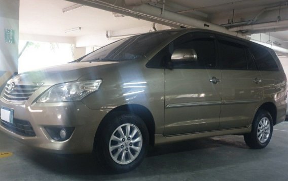 White Toyota Innova 2012 for sale in Automatic