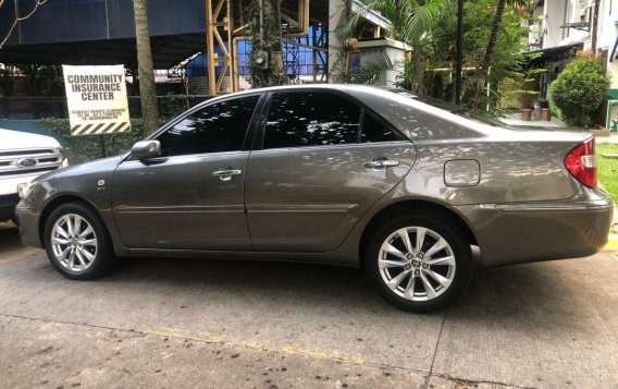 Selling White Toyota Camry 2004 in Quezon City-3