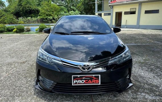 Selling White Toyota Corolla altis 2018 in Manila-1