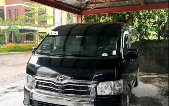 Selling Pearl White Toyota Hiace Super Grandia 2018 in Quezon City-1