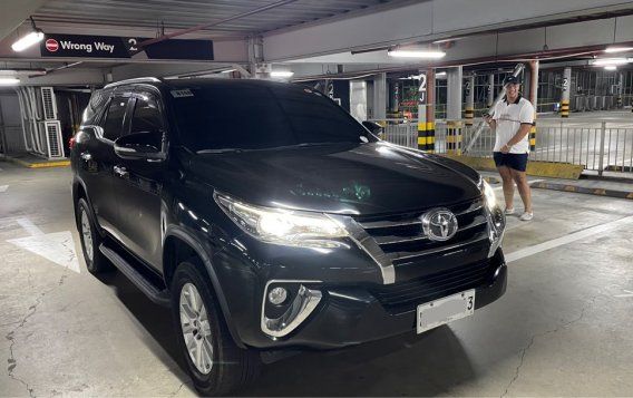 White Toyota Fortuner 2017 for sale in Makati-5