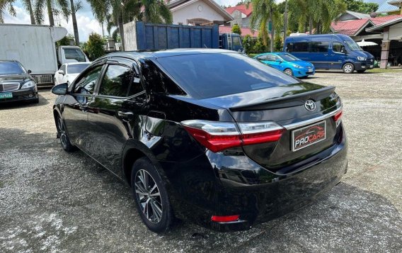 Selling White Toyota Corolla altis 2018 in Manila-4