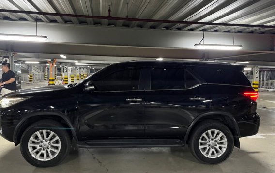 White Toyota Fortuner 2017 for sale in Makati-2