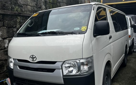 2022 Toyota Hiace  Commuter 3.0 M/T in Quezon City, Metro Manila-3