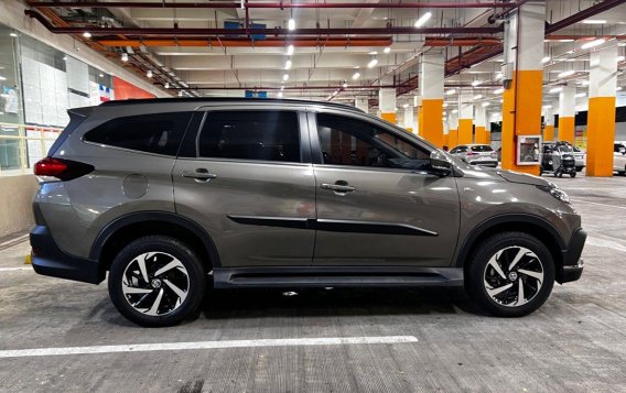 Sell Bronze 2019 Toyota Rush in Marikina-5