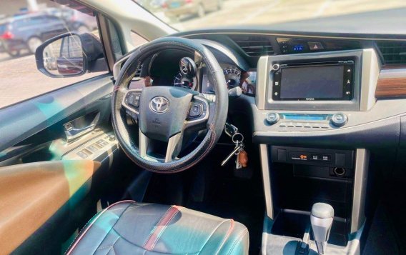White Toyota Innova 2017 for sale in Automatic-8