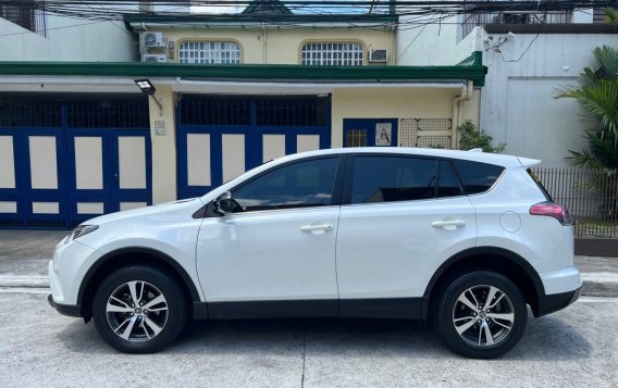 Pearl White Toyota Rav4 2018 for sale in Automatic-6