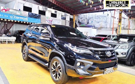 White Toyota Fortuner 2018 for sale in Quezon City-1