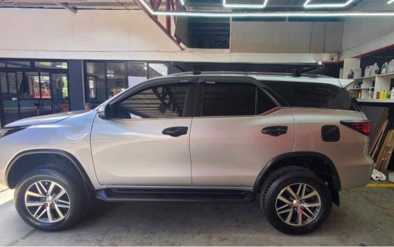 Silver Toyota Fortuner 2018 for sale in Taytay-2