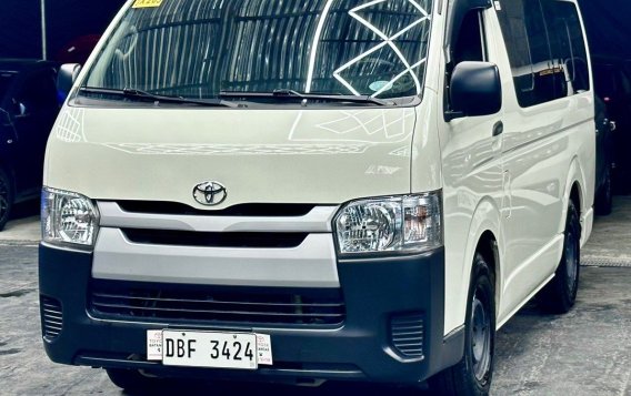 Selling White Toyota Hiace 2021 in Parañaque-1