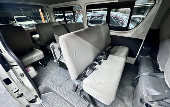 Selling White Toyota Hiace 2021 in Parañaque-3