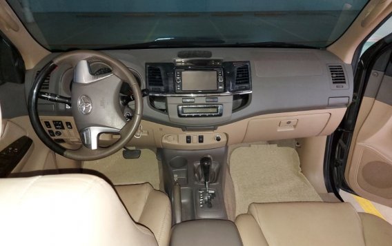 White Toyota Fortuner 2013 for sale in Automatic-7