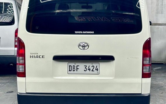 Selling White Toyota Hiace 2021 in Parañaque-4