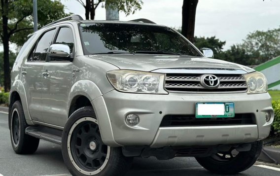 2010 Toyota Fortuner in Makati, Metro Manila-1