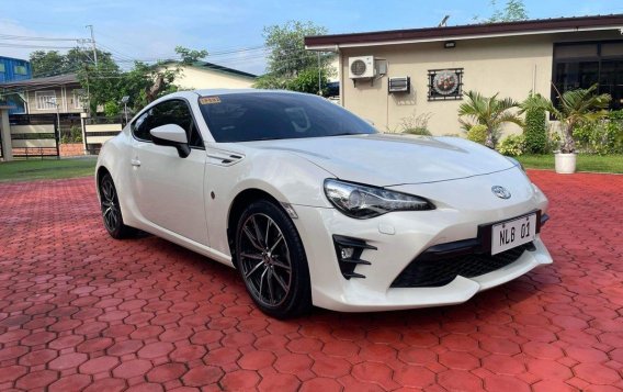 Selling White Toyota 86 2018 in Manila-1