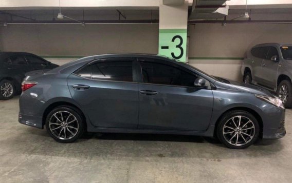 Sell White 2018 Toyota Corolla altis in Makati-2