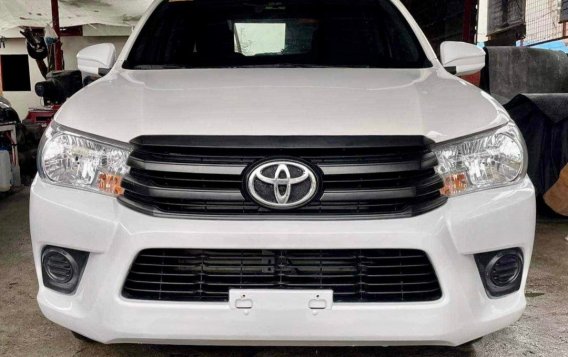 Sell White 2019 Toyota Hilux in Manila-4