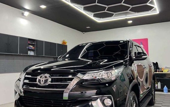 Selling White Toyota Fortuner 2017 in Manila