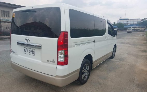 Selling White Toyota Hiace 2019 in Marikina-3