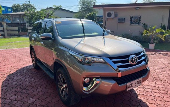 White Toyota Fortuner 2017 for sale in Manila-2