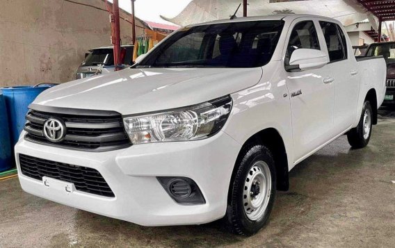 Sell White 2019 Toyota Hilux in Manila-3