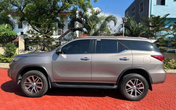 White Toyota Fortuner 2017 for sale in Manila-3