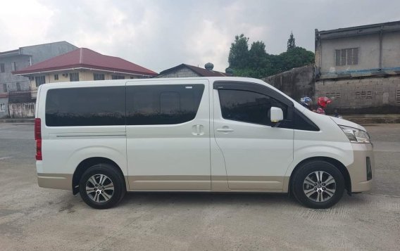 Selling White Toyota Hiace 2019 in Marikina-2
