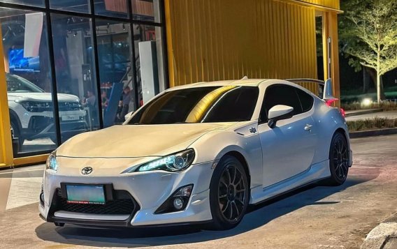 Pearl White Toyota 86 2014 for sale in Automatic-1