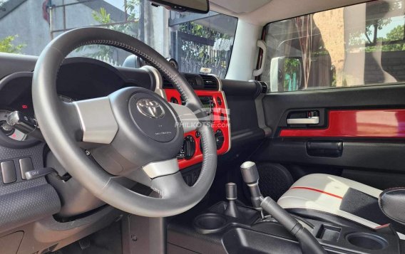 2015 Toyota FJ Cruiser  4.0L V6 in Manila, Metro Manila-12