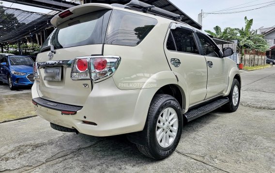 2012 Toyota Fortuner  2.8 V Diesel 4x4 AT in Bacoor, Cavite-6