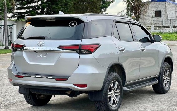 Silver Toyota Fortuner 2018 for sale in Manila-5