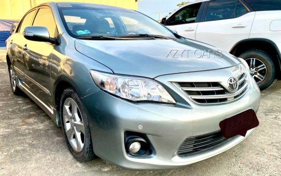 White Toyota Altis 2013 for sale in Pasig-3