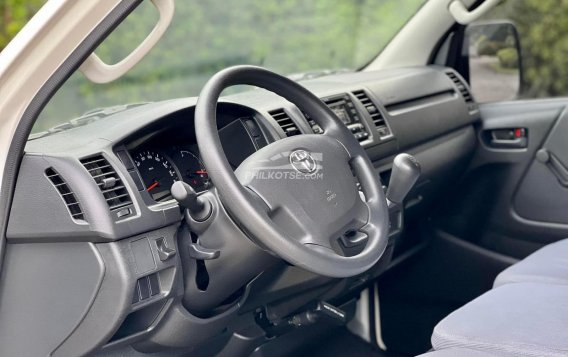 2019 Toyota Hiace  Commuter 3.0 M/T in Manila, Metro Manila-17
