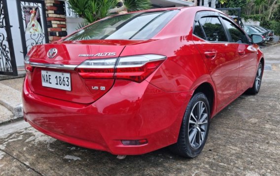 Sell White 2017 Toyota Altis in Manila-4