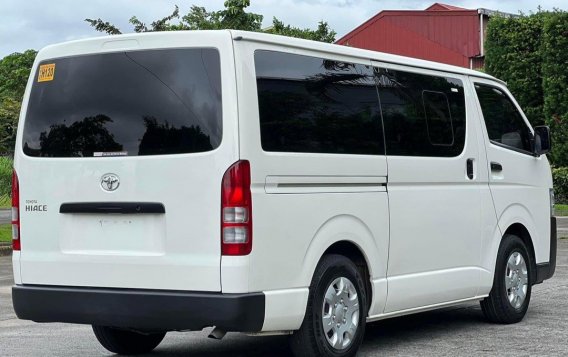 Selling White Toyota Hiace 2019 in Manila-5