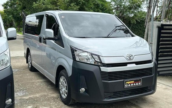 2020 Toyota Hiace  Commuter Deluxe in Manila, Metro Manila-6
