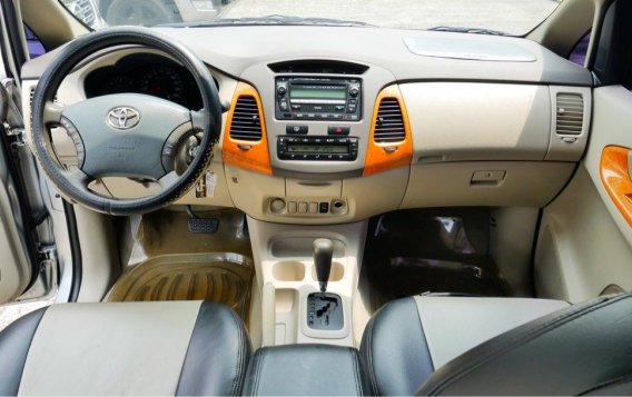 Silver Toyota Innova 2010 for sale in Automatic-7