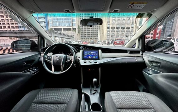 White Toyota Innova 2020 for sale in Makati-6