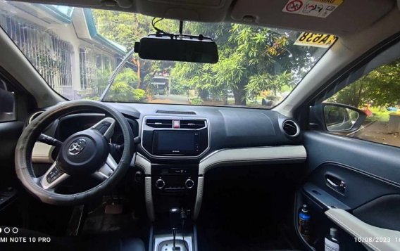 Selling White Toyota Rush 2019 in Manila-5