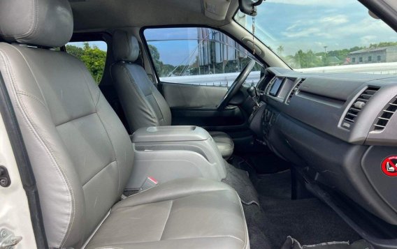 Selling Pearl White Toyota Hiace Super Grandia 2006 in Parañaque-4