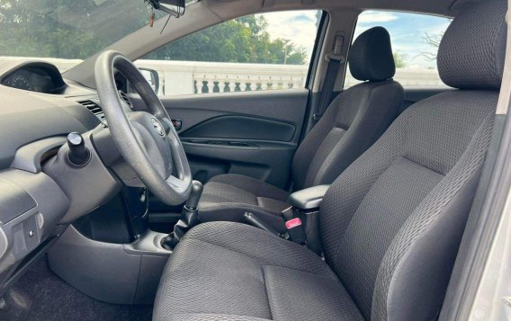 Selling White Toyota Vios 2012 in Parañaque-3