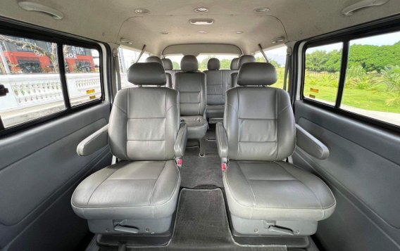 Selling Pearl White Toyota Hiace Super Grandia 2006 in Parañaque-6