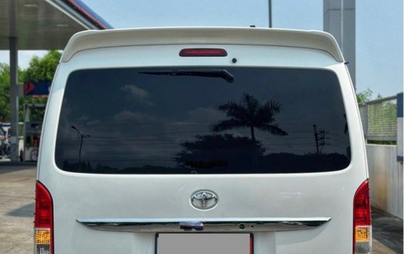 Sell Pearl White 2016 Toyota Hiace Super Grandia in Manila-3
