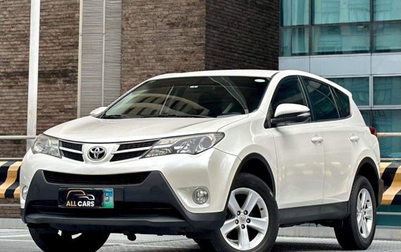 White Toyota Rav4 2013 for sale in Automatic-2