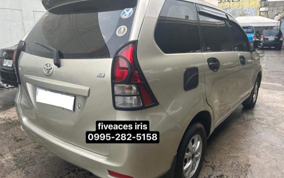 Selling White Toyota Avanza 2012 in Mandaue-4